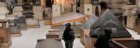 Soldados en el Museo Egipcio Soldados en el Museo Egipcio