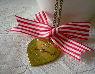 COLLAR DO YOU LOVE ME?