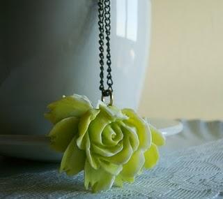 COLLAR ROSA COLOR MELÓN