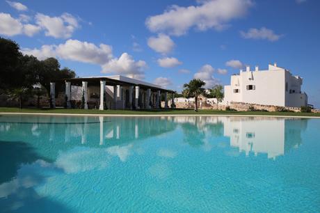 Home tour: una casa de estilo mediterráneo entre olivos