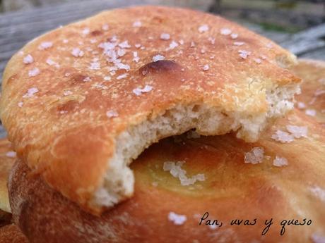 Tortas de pan con aceite de oliva y sal Maldon