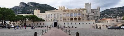 Palacio del Príncipe de Mónaco, para verlo de cerca tendrás que subir una serie de cuestas.