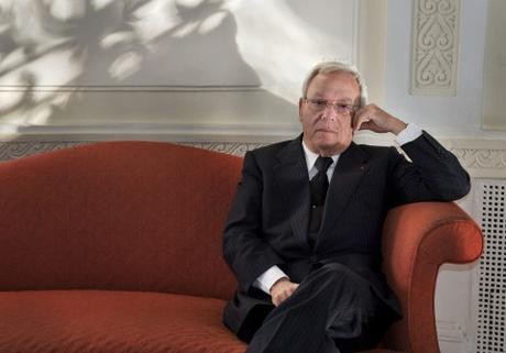 El Soldado Eusebio Leal no quiere delantales con banderas. 01cuba04A_1337378281