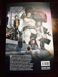 Reseña: Estrellas de hojalata (Descender #1) de Jeff Lemire y Dustin Nguyen
