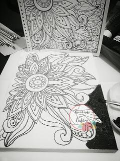 Flor en acrílico con Sharpie