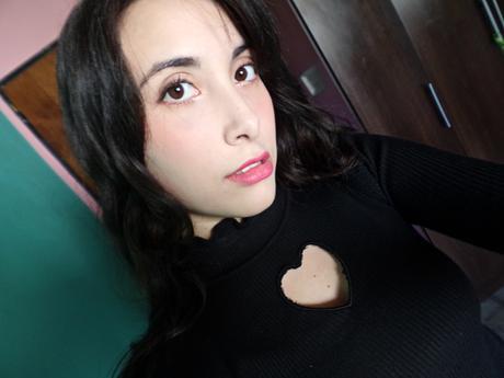 Review  | Black Ruffle Collar Heart Shaped Cut Out T-shirt [SHEIN]