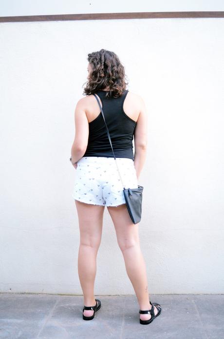 Shorts corazones_moda_streetstyle_look_fashionblogger_friendsfluencers_bloggercastellon_influencer_mivestidoazul (12)