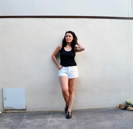 Shorts corazones_moda_streetstyle_look_fashionblogger_friendsfluencers_bloggercastellon_influencer_mivestidoazul (2)