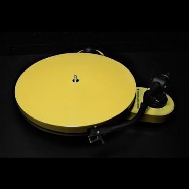 Pro-Ject Limited Lightning Yellow RM 1.3 Turntable Pro-Ject Limited Lightning Yellow RM 1.3 Turntable