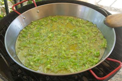 Arroz negro en barbacoa