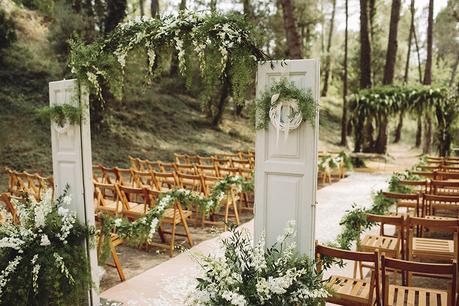 Una boda en el bosque ceremonia boda bosque www.bodasdecuento.com