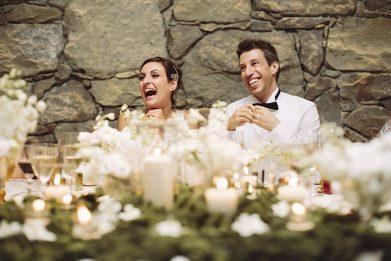 Una boda en el bosque mesa novios boda www.bodasdecuento.com