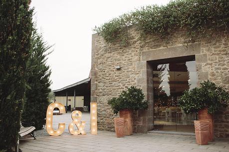 Una boda en el bosque letras luminosas madera www.bodasdecuento.com