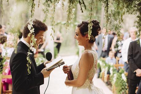 Una boda en el bosque decoración arco boda www.bodasdecuento.com