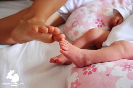 Aceptando el posparto los pies de mis hijos