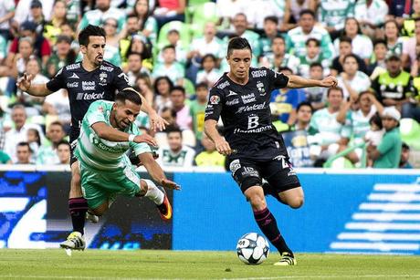 Efraín Velarde si jugará la J8 fue reconsidera su expulsión