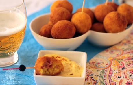 Bolitas de patata y budin de cerdo al curry