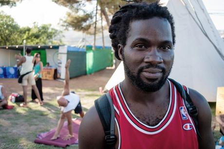 Lion retrato de un chico negro en Benicassim