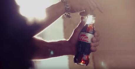 Coca-Cola presenta su nuevo packaging con un spot lleno de magia
