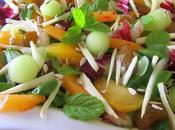 Ensalada hinojo, ciruelas melón, salsa queso lactosa