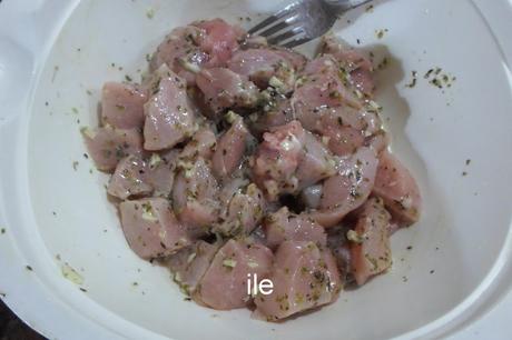 Brochetas de pollo al estilo griego