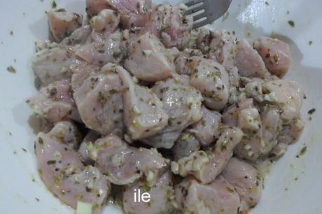 Brochetas de pollo al estilo griego