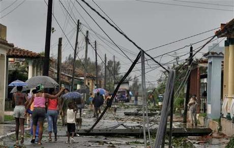 Tormenta severa en Camagüey deja saldo de un muerto Image result for tendido electrico cuba