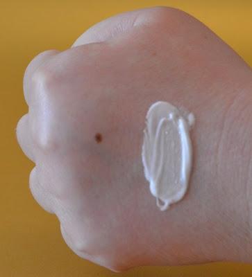 “Wrinkle Repair” de SENSAI - la primera y única crema antiarrugas con Triple Tecnología de colágeno