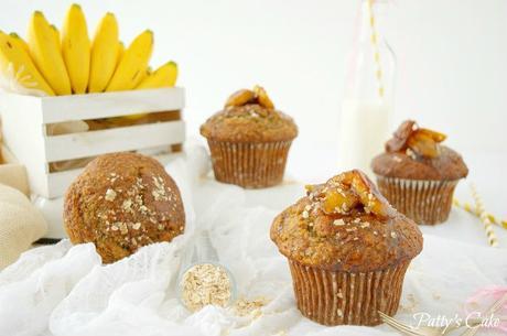 Muffins de plátano y avena con plátano caramelizado en miel, el desayuno de los campeones