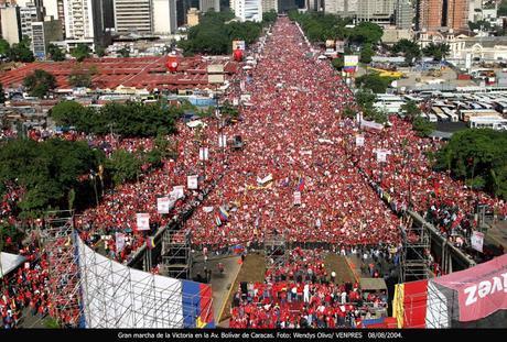 Imagenes falsas de la marcha de Maduro el #1S