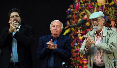 Abel Prieto, ministro cubano de cultura, Eduardo Galeano y Roberto Fernández Retamar, presidente de la Casa de las Américas.  AIN FOTO/Omara García Mederos