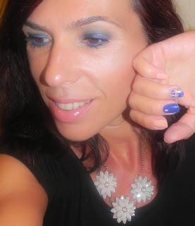 Azul eléctrico y rosa palo (Maquillaje, moda y manicura)
