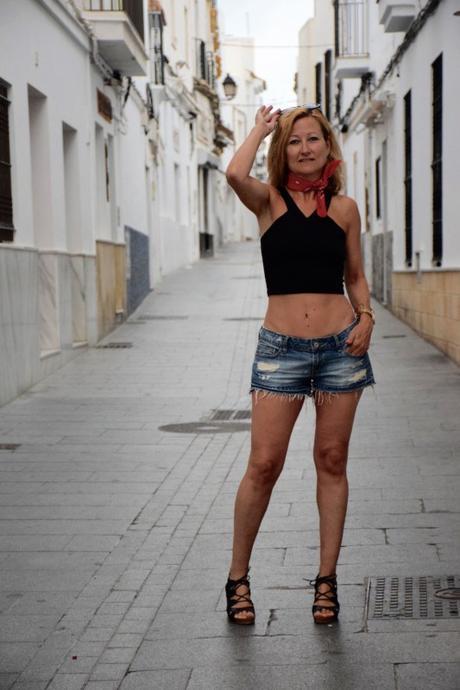 look con pañuelo bandana