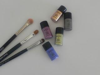 Esas fantásticas botellitas de NYX (pigmentos y sección, swatches y reflexiones)