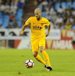 De James y Alcácer al UCAM