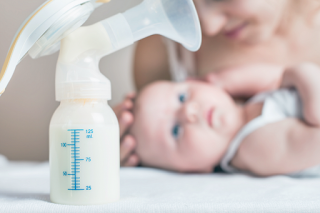 ¿Sabes conservar correctamente la leche materna?