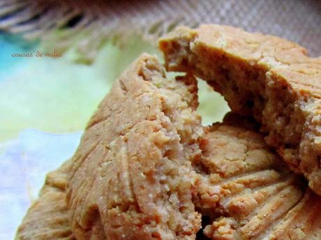 Galletas de harina de maíz y castañas al limoncello