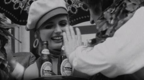 Heineken dice que no bebas Heineken en su última campaña publicitaria