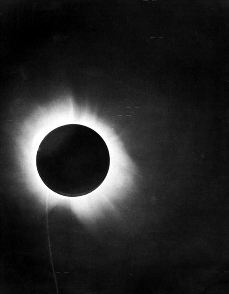 1919_eclipse_positive