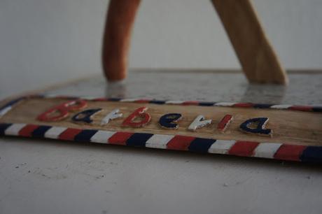 TALLAS EN MADERA: NAVAJA DECORATIVA BARBER