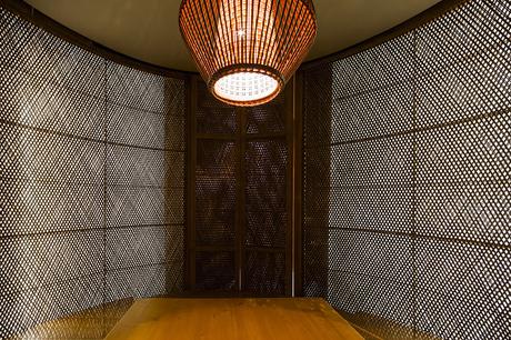 Kimono, un restaurante japonés inspirado en las lámparas tradicionales de Vietnam