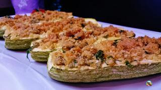 Calabacines con pisto de verduras