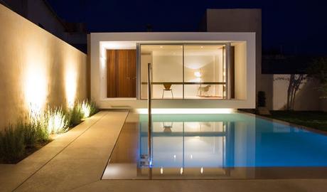 Ampliacion Moderna de una Vivienda Antigua