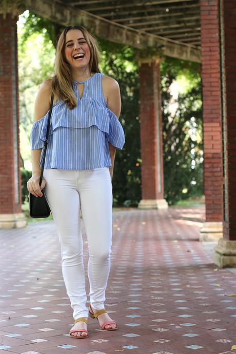 Sencilla y a la moda para ir a trabajar o a clase