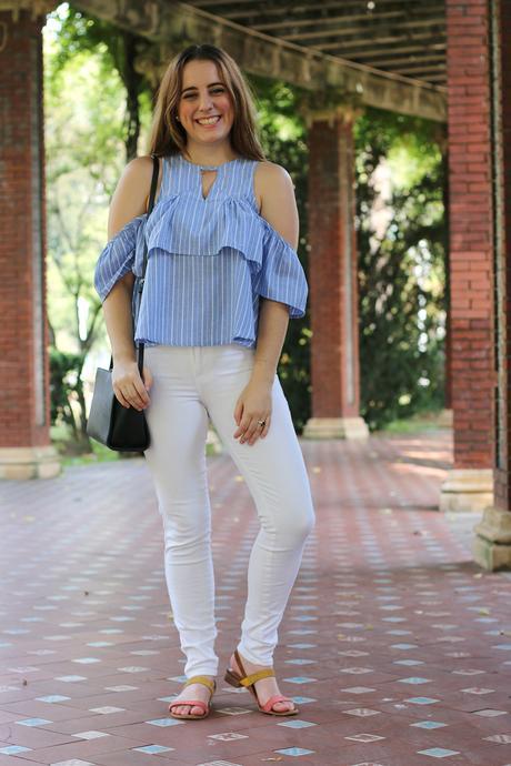 Sencilla y a la moda para ir a trabajar o a clase