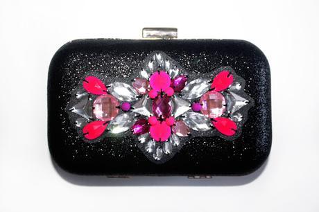 CLUTCH JOYA NEGRO Y FUCSIA, COMBINALO CON ROSA CLARO