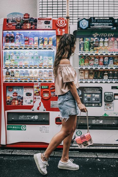 Tokyo_Travel_Guide-Fish_Market-Harajuku-Levis_Denim_Skirt-Off_The_Shoulders_Top-YSL_Sneakers-Outfit-Collage_Vintage-Street_Style-125