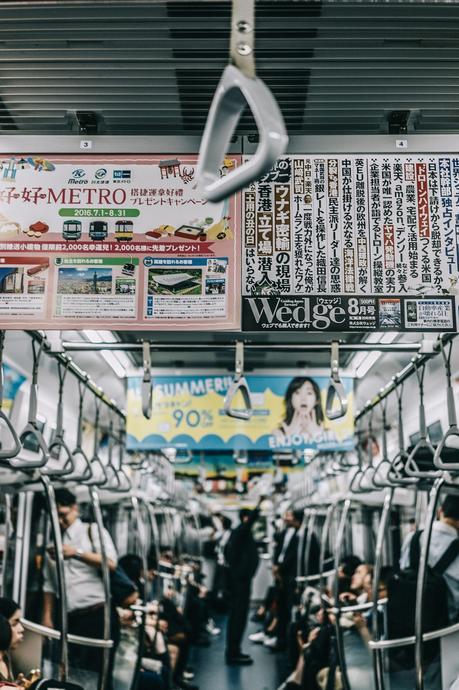 Tokyo_Travel_Guide-Fish_Market-Harajuku-Levis_Denim_Skirt-Off_The_Shoulders_Top-YSL_Sneakers-Outfit-Collage_Vintage-Street_Style-91