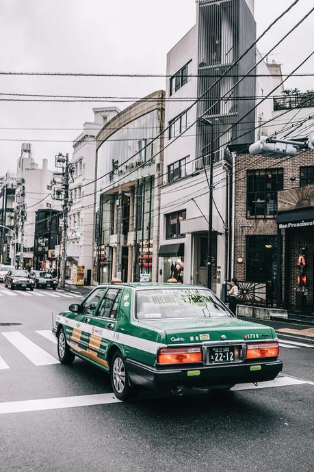 Tokyo_Travel_Guide-Fish_Market-Harajuku-Levis_Denim_Skirt-Off_The_Shoulders_Top-YSL_Sneakers-Outfit-Collage_Vintage-Street_Style-153
