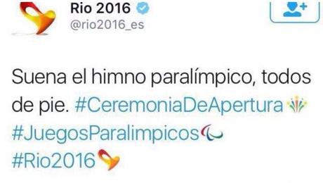 En pie para el himno!